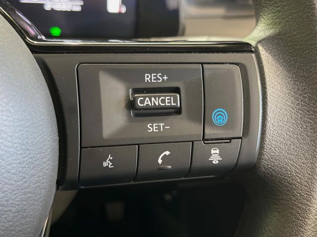 【プロパイロット】高速道路での長距離走行が楽に!!渋滞時と巡回走行のシーンで、アクセル・ブレーキ・ステアリングを自動で制御し、長距離運転の負担を軽減してくれます♪