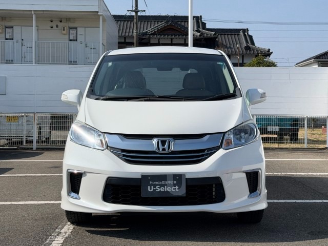 フリードハイブリッド1.5 プレミアムエディション