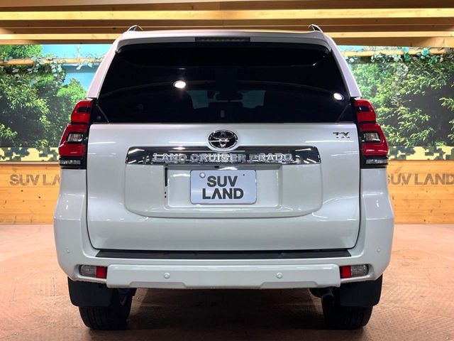 安心の最長10年・走行無制限保証(有償)をご用意。保証内容も充実はもちろん、無料点検&オイル交換や、年中無休の全国・24時間ロードサービスも付帯されておりますのでご安心下さい。