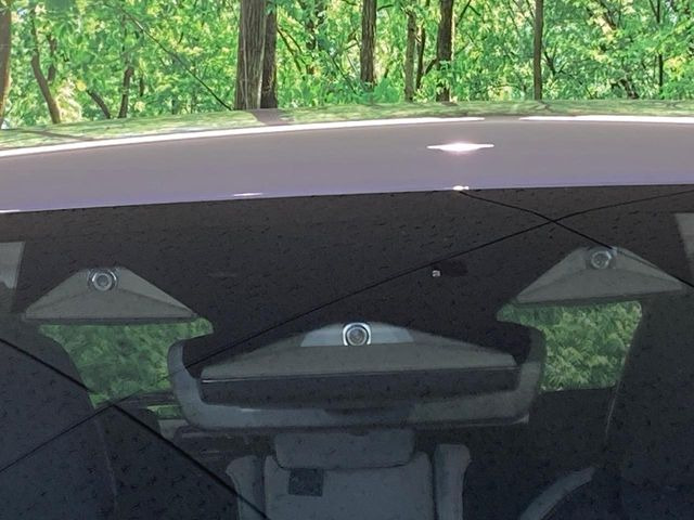 【アイサイトX】衝突被害軽減ブレーキはもちろん、『渋滞時ハンズオフアシスト』や『渋滞時発進アシスト』『カーブ前速度制御』等、従来よりも幅広いシーンで安全走行をサポートしてくれます。