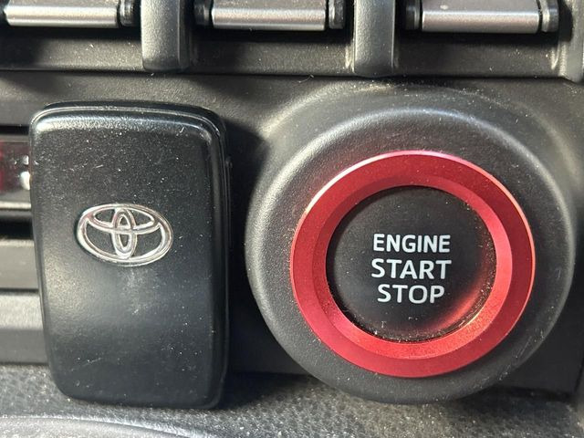 �y�A�N�Z�X�L�[&�v�b�V���X�^�[�g�z�J�o����|�P�b�g�ɓ��ꂽ�܂܂ł��h�A�̎{���E�������\�ȃX�}�[�g�L�[�𑕔��B�G���W���̃I���E�I�t�����J�M�����o���K�v�������A�{�^�����v�b�V�����邾����OK��