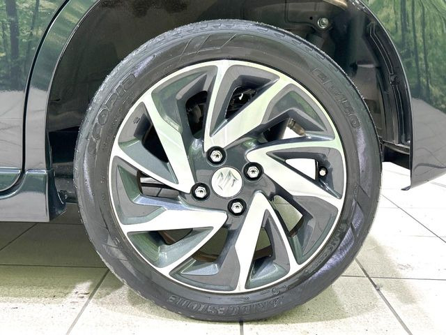 �y����15�C���`�A���~�z�C�[���z�O�ςɃ}�b�`���������A���~�z�C�[���𑕒����Ă���܂��B�e��ЊO�A���~�z�C�[����A�X�^�b�h���X�^�C�����戵�����Ă���܂��B���񂲑��k����������