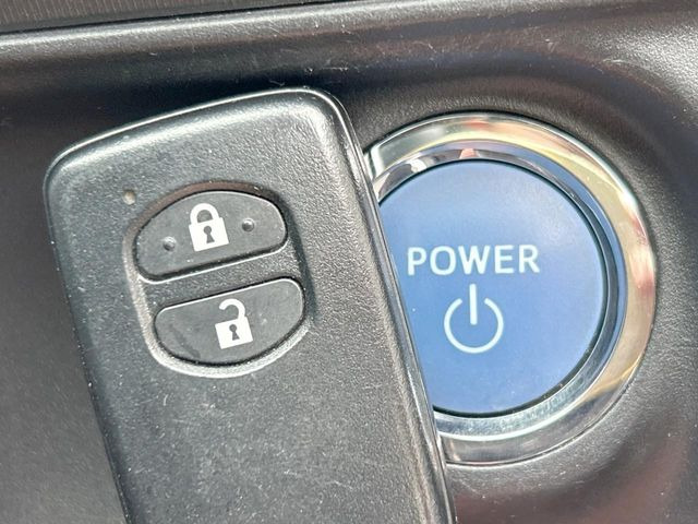 �y�X�}�[�g�L�[�z�J�o����|�P�b�g�ɓ��ꂽ�܂܂ł��h�A�̎{���E�������\�ȃX�}�[�g�L�[�𑕔��B�G���W���̃I���E�I�t�����J�M�����o���K�v����������Ƃ��Ă��֗��ł���