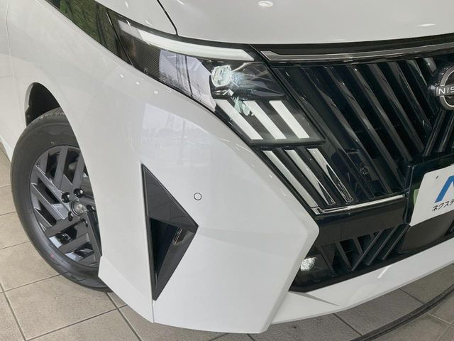 �yLED�w�b�h���C�g�z���V����ԑ��s�����ǍD�Ȏ��E���m�ۂ����S���ĉ^�]�ł��鍂�P�xLED�w�b�h���C�g�𑕔�!�_�����x�������A����d�͂��}�����Ă��܂��B