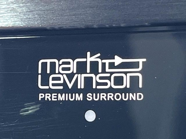 �y�}�[�N���r���\���T�E���h�V�X�e���z���[�J�[�I�v�V�����̍��i�ʃT�E���h�V�X�e���𓋍ځB��p�̃`���[�j���O���{���ꂽ�召�l�X�ȃX�s�[�J�[����ǎ��ȃT�E���h���t�ł��A�Տꊴ���ӂ�鉹����Ԃ����o���܂��B