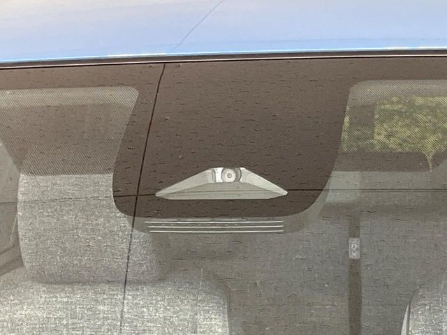 �y�g���^�Z�[�t�e�B�Z���X�z���s���ɑO���̎ԗ�����F�����A�Փ˂������Ȏ��͌x��ƃu���[�L�ŏՓˉ���Ɣ�Q�y�����A�V�X�g�B�����S�Ƀh���C�u�����y���݂��������܂��B