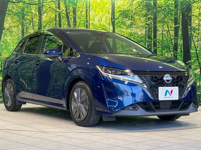 高透明度のガラス皮膜で撥水はもちろん、上質なツヤ・光沢を実現。紫外線や酸性雨から大切な愛車を保護し、色あせ・劣化を防止。「弾スプラッシュコート」、「弾プリミッサコート」からお選びいただけます。