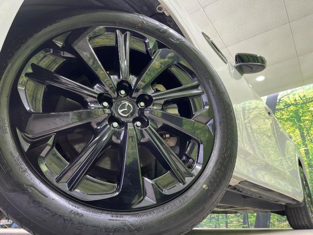 �y����20�C���`�A���~�z�C�[���z�O�ςɃ}�b�`���������A���~�z�C�[���𑕒����Ă���܂��B�e��ЊO�A���~�z�C�[����A�X�^�b�h���X�^�C�����戵�����Ă���܂��B���񂲑��k����������