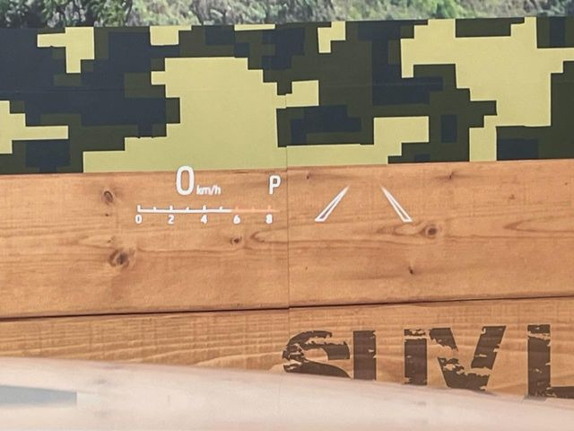 �y�J���[�w�b�h�A�b�v�f�B�X�v���C�z���݂̑��x�⑖�s�����f�W�^���\���ŉ^�]�ȑO���̃K���X�ɓ��e!�J���[�t���Ŏ��F���������A�^�]���ڐ������炳���K�v�ȏ����m�F�ł���̂łƂ��Ă��֗��ň��S!