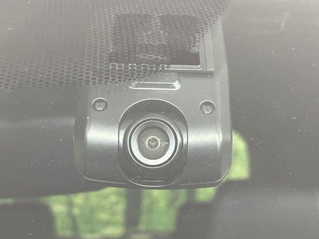 【ドライブレコーダー】ドライブレコーダー装備!走行中はもちろん、あおり運転や事故に遭遇した際、映像で記録し、万一のリスクに備えます。※記録用SDカードはお客様ご自身でご準備いただく必要があります。