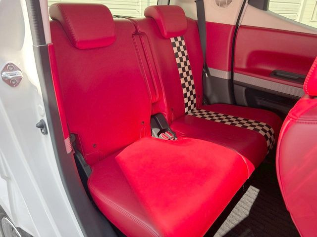 �L�X�Ƃ���2��ڃV�[�g�͋��Z���������A���S�n�����K!�F�B��Ƒ��Ƃ̂��o�����ɂ҂�����ł��B�x�r�[�V�[�g��`���C���h�V�[�g�g�p�������K�ɂ��߂�������������\���ȋ�Ԃ��m�ۂ��Ă��܂��B