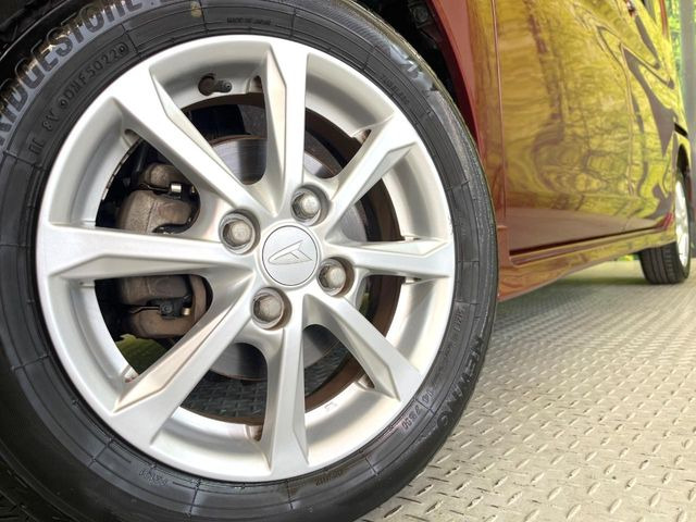 �y����14�C���`�A���~�z�C�[���z�O�ςɃ}�b�`���������A���~�z�C�[���𑕒����Ă���܂��B�e��ЊO�A���~�z�C�[����A�X�^�b�h���X�^�C�����戵�����Ă���܂��B���񂲑��k����������