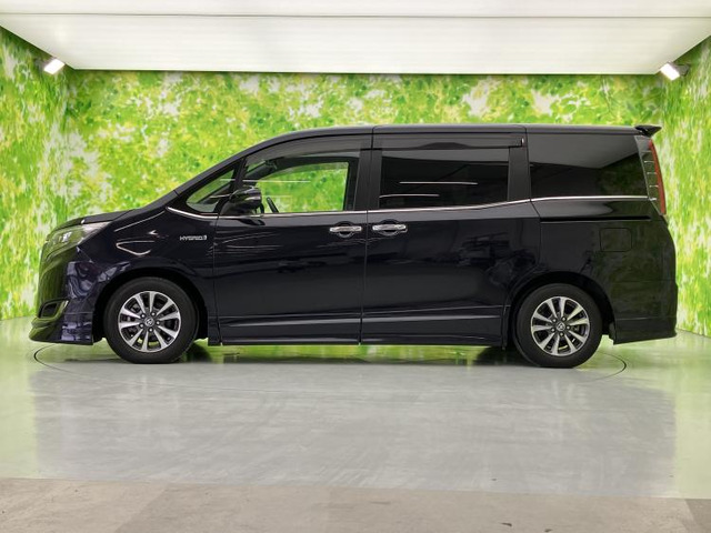 エスクァイアハイブリッド1.8 Gi プレミアムパッケージ ブラックテイラード