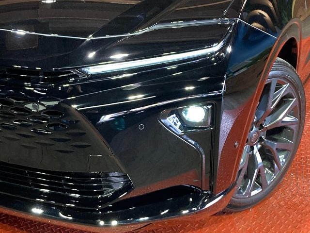 �yLED�w�b�h���C�g�z���V����ԑ��s�����ǍD�Ȏ��E���m�ۂ����S���ĉ^�]�ł��鍂�P�xLED�w�b�h���C�g�𑕔�!�_�����x�������A����d�͂��}�����Ă��܂��B