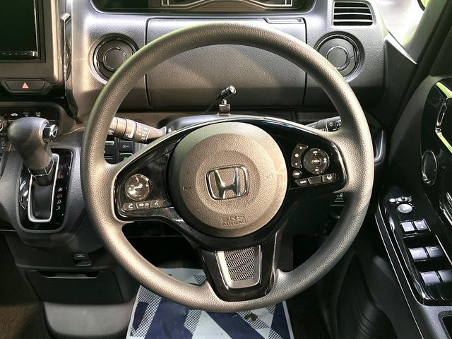 �y�X�e�A�����O�X�C�b�`�z�^�]���A�O������ڐ������炷���ƂȂ��A�I�[�f�B�I���̑��삪�\�ȕ֗��@�\!���S&���K�ȃh���C�u�����o���Ă���܂���