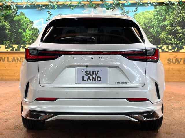 安心の最長10年・走行無制限保証(有償)をご用意。保証内容も充実はもちろん、無料点検&オイル交換や、年中無休の全国・24時間ロードサービスも付帯されておりますのでご安心下さい。