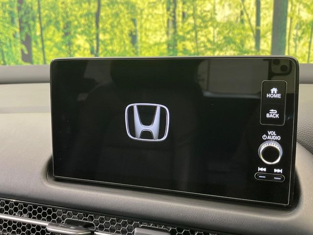 �y9�C���` �z���_�R�l�N�g�f�B�X�v���C�z���F���̍������ʃf�B�X�v���C�Ńi�r�̎g�p��A�������̃X�}�[�g�t�H���ƘA�g����bluetooth�ł̉��y�Đ����\�ł���