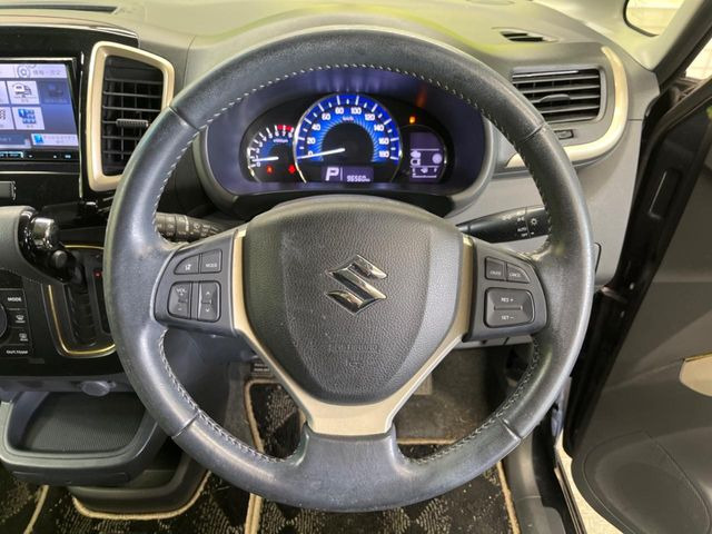 �y���[�_�[�u���[�L�T�|�[�g�z���s���ɑO���̎ԗ�����F�����A�Փ˂������Ȏ��͌x��ƃu���[�L�ŏՓˉ���Ɣ�Q�y�����A�V�X�g�B�����S�Ƀh���C�u�����y���݂��������܂��B