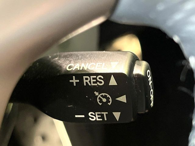 �y�N���[�Y�R���g���[���z�������H�����N���N���s�B�A�N�Z���𗣂��Ă���葬�x�ő��s���ł��A�������^�]���̕��S���y��!�����E�������ȒP�ȃX�C�b�`����Œ����ł��܂��B