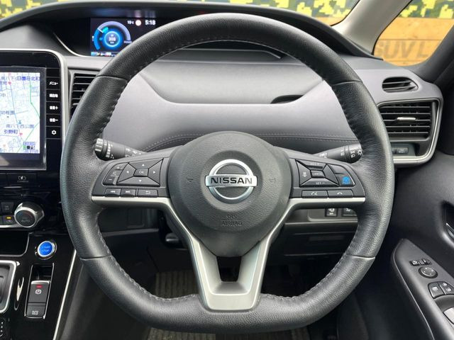 �y�����v�����X�e�A�����O�z�㎿�Ȋv���g�p���邱�ƂŁA��ɂ����������݂ƂĂ��^�]���₷���n���h���ł���