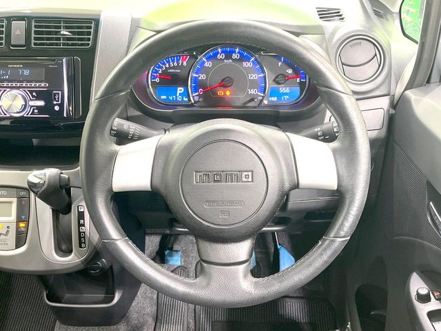 �y�����v�����X�e�A�����O�z�㎿�Ȋv���g�p���邱�ƂŁA��ɂ����������݂ƂĂ��^�]���₷���n���h���ł���