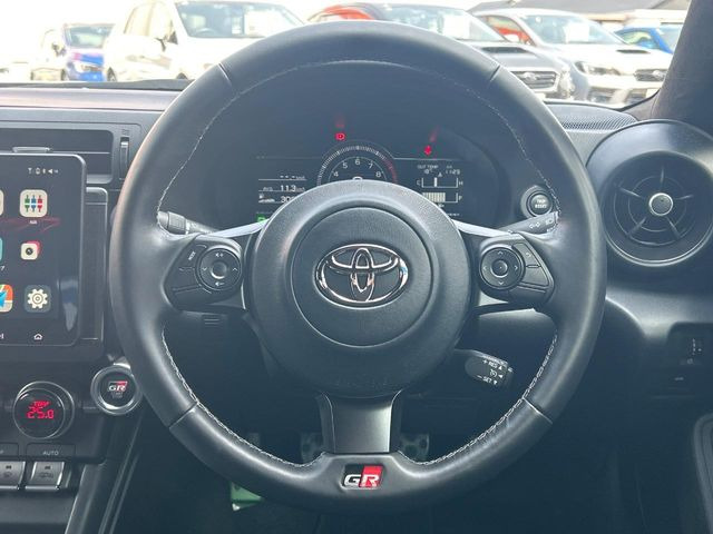 �y�����v�����X�e�A�����O�z�㎿�Ȋv���g�p���邱�ƂŁA��ɂ����������݂ƂĂ��^�]���₷���n���h���ł���