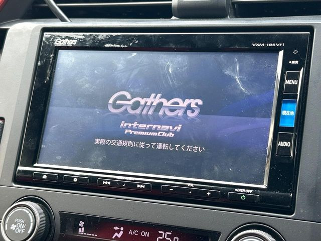 【メーカー純正ナビ】インテリアに溶け込むスタイリッシュな「専用設計」メーカーナビを装備♪視認性や操作性など基本性能にも優れ、より上質なカーライフをお楽しみいただけます。