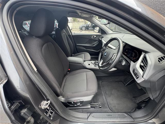 1シリーズ118d プレイ エディション ジョイプラス