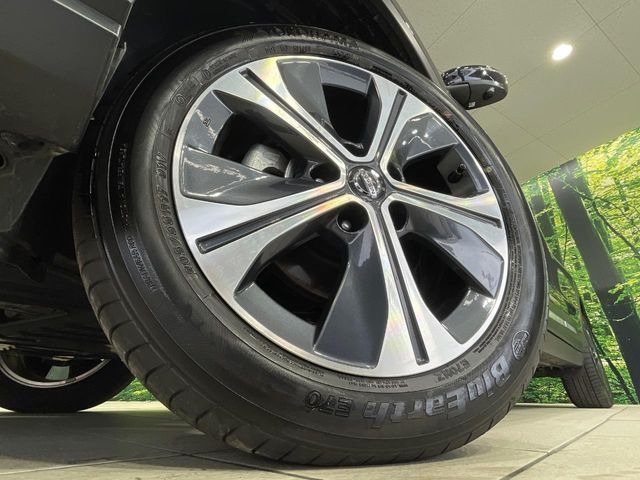 �y����17�C���`�A���~�z�C�[���z�O�ςɃ}�b�`���������A���~�z�C�[���𑕒����Ă���܂��B�e��ЊO�A���~�z�C�[����A�X�^�b�h���X�^�C�����戵�����Ă���܂��B���񂲑��k����������