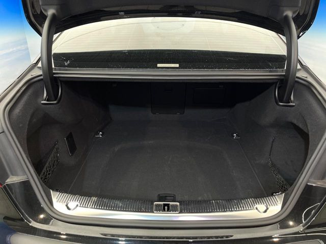 ●トランクルーム:趣味が広がる収容スペース!これだけの広さがあればお買い物やレジャーなどにも最適です!使用感も少なくきれいな状態を維持しております。