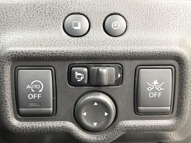 【エマージェンシーブレーキ】走行中に前方の車両等を認識し、衝突しそうな時は警報とブレーキで衝突回避と被害軽減をアシスト。より安全にドライブをお楽しみいただけます。