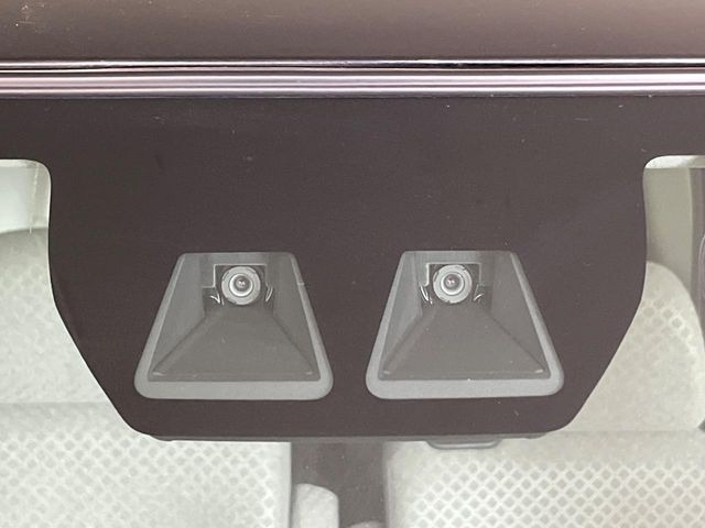 �y�X�}�[�g�A�V�X�g�z���s���ɑO���̎ԗ�����F�����A�Փ˂������Ȏ��͌x��ƃu���[�L�ŏՓˉ���Ɣ�Q�y�����A�V�X�g�B�����S�Ƀh���C�u�����y���݂��������܂��B