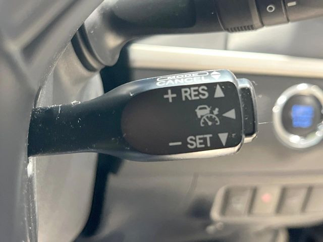 �y�N���[�Y�R���g���[���z�������H�����N���N���s�B�A�N�Z���𗣂��Ă���葬�x�ő��s���ł��A�������^�]���̕��S���y��!�����E�������ȒP�ȃX�C�b�`����Œ����ł��܂��B