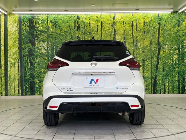 安心の最長10年・走行無制限保証(有償)をご用意。保証内容も充実はもちろん、無料点検&オイル交換や、年中無休の全国・24時間ロードサービスも付帯されておりますのでご安心下さい。