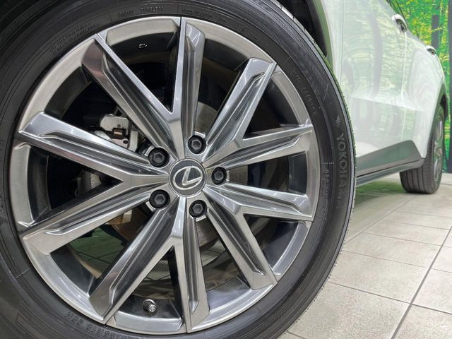 �y����18�C���`�A���~�z�C�[���z�O�ςɃ}�b�`���������A���~�z�C�[���𑕒����Ă���܂��B�e��ЊO�A���~�z�C�[����A�X�^�b�h���X�^�C�����戵�����Ă���܂��B���񂲑��k����������