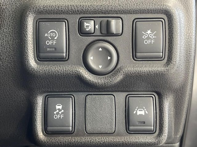 【エマージェンシーブレーキ】走行中に前方の車両等を認識し、衝突しそうな時は警報とブレーキで衝突回避と被害軽減をアシスト。より安全にドライブをお楽しみいただけます。