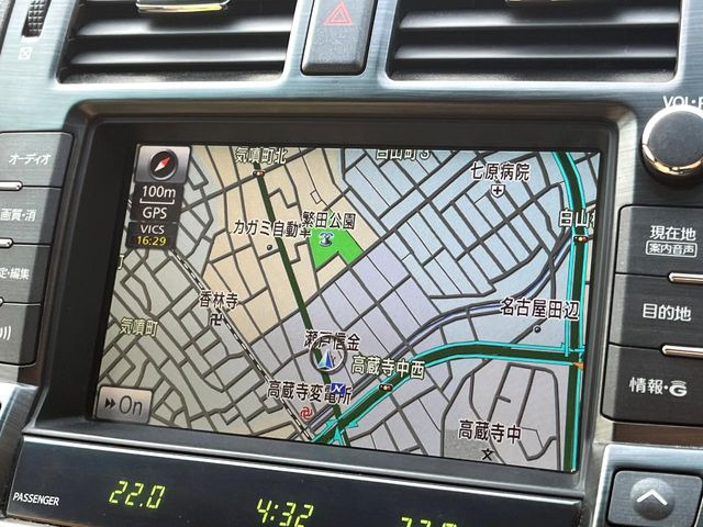 【メーカー純正ナビ】インテリアに溶け込むスタイリッシュな「専用設計」メーカーナビを装備♪視認性や操作性など基本性能にも優れ、より上質なカーライフをお楽しみいただけます。