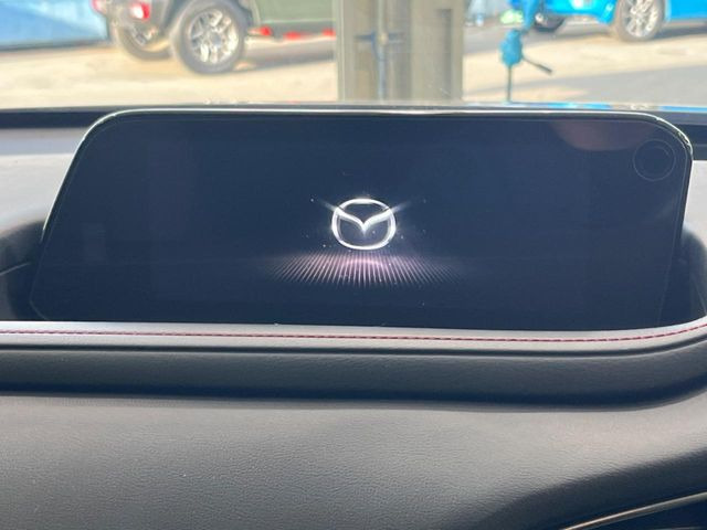 �y8.8�C���`�}�c�_�R�l�N�g�z�ԓ��̕��͋C�Ƀ}�b�`������^�̃f�B�X�v���C�B�X�}�z�ڑ��ł̃i�r�g�p��Bluetooth�Đ����A�l�X�ȋ@�\���y���߂܂��B�����I�ȃ_�C�������삪�\�ŁA�g��������ǍD�ł��B