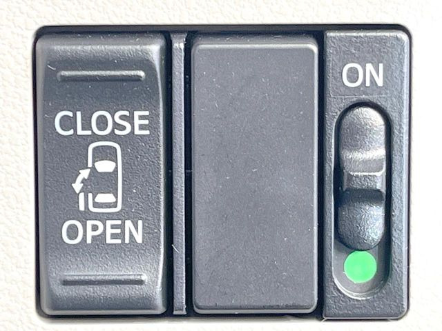 �y�p���[�X���C�h�h�A�z�X�}�[�g�L�[��^�]�Ȃ̃X�C�b�`�ŃX���C�h�h�A�̊J���\���d��������͂����ăh�A���J����K�v�������A���������q�l�ł��A�d���ו��������Ă��鎞�����N�ɊJ���߂ł��܂���