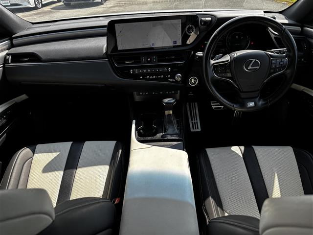 ES300h Fスポーツ