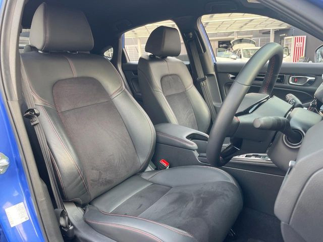 �y�n�[�t���U�[�V�[�g�z�������ƍ���S�n�𗼗������l�C�̃V�[�g���w�ʁE���ʂ̃t�@�u���b�N�f�ނ́A�ʋC���̗ǂ��⊊��ɂ����ɗD��Ă��܂��B�C���╞���ɍ��E���ꂸ���K�ɂ���肢�������܂��B