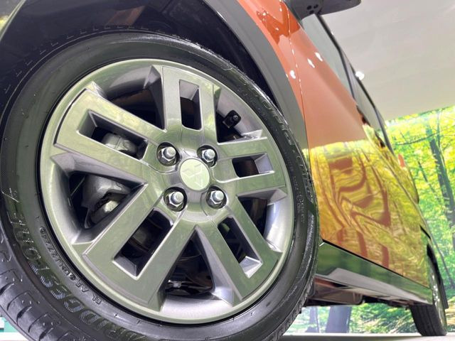 �y����15�C���`�A���~�z�C�[���z�O�ςɃ}�b�`���������A���~�z�C�[���𑕒����Ă���܂��B�e��ЊO�A���~�z�C�[����A�X�^�b�h���X�^�C�����戵�����Ă���܂��B���񂲑��k����������