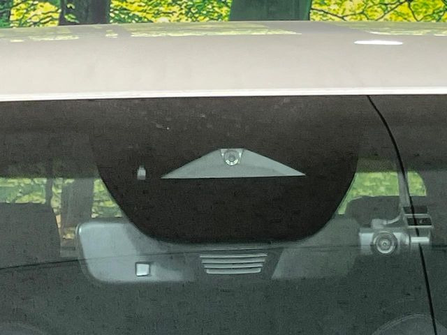 �yi-ACTIVESENSE�z���s���ɑO���̎ԗ�����F�����A�Փ˂������Ȏ��͌x��ƃu���[�L�ŏՓˉ���Ɣ�Q�y�����A�V�X�g�B�����S�Ƀh���C�u�����y���݂��������܂��B