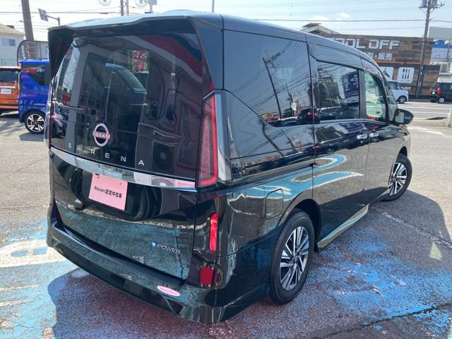 セレナ1.4 e-POWER ハイウェイスターV