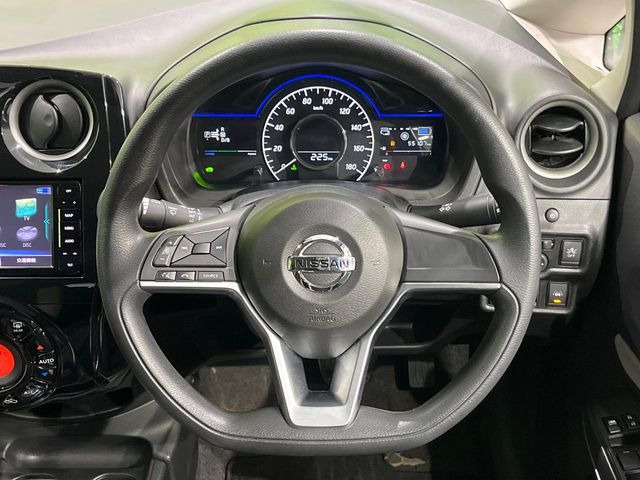 �y�X�e�A�����O�X�C�b�`�z�^�]���A�O������ڐ������炷���ƂȂ��A�I�[�f�B�I���̑��삪�\�ȕ֗��@�\!���S&���K�ȃh���C�u�����o���Ă���܂���