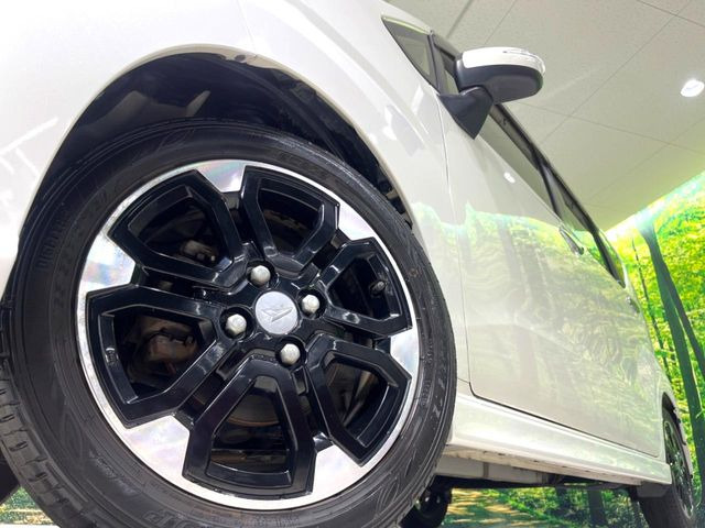 �y����15�C���`�A���~�z�C�[���z�O�ςɃ}�b�`���������A���~�z�C�[���𑕒����Ă���܂��B�e��ЊO�A���~�z�C�[����A�X�^�b�h���X�^�C�����戵�����Ă���܂��B���񂲑��k����������