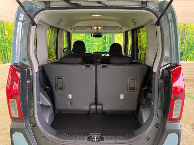 ���i�̂���������ʋ΁A���}���ɏ\���ȉ׎��X�y�[�X���m�ۂ��Ă���܂��B�Z�J���h�V�[�g��|���ƁA�傫�ȉו��̐ύڂ��\�ł���