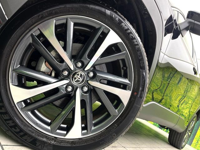 �y����18�C���`�A���~�z�C�[���z�O�ςɃ}�b�`���������A���~�z�C�[���𑕒����Ă���܂��B�e��ЊO�A���~�z�C�[����A�X�^�b�h���X�^�C�����戵�����Ă���܂��B���񂲑��k����������