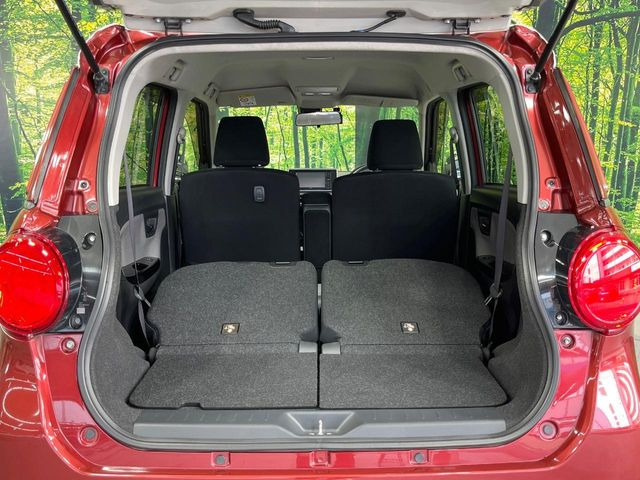 ���i�̂���������ʋ΁A���}���ɏ\���ȉ׎��X�y�[�X���m�ۂ��Ă���܂��B�Z�J���h�V�[�g��|���ƁA�傫�ȉו��̐ύڂ��\�ł���