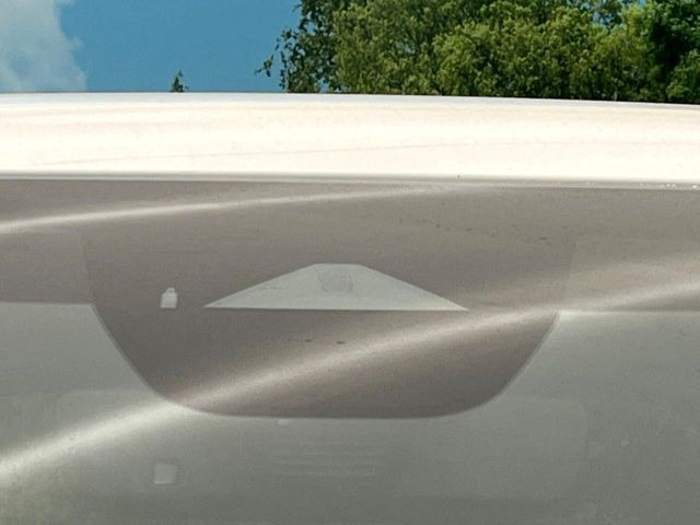 �y�X�}�[�g�u���[�L�T�|�[�g�z���s���ɑO���̎ԗ�����F�����A�Փ˂������Ȏ��͌x��ƃu���[�L�ŏՓˉ���Ɣ�Q�y�����A�V�X�g�B�����S�Ƀh���C�u�����y���݂��������܂��B